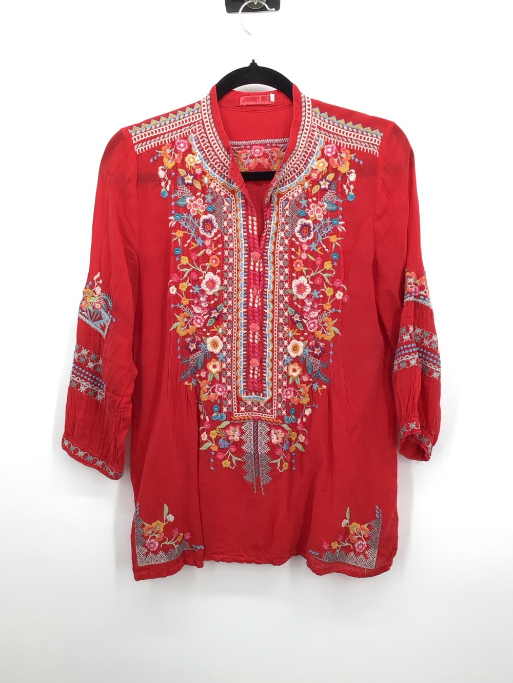 Johnny Was Bethanie Embroidered Cupra Rayon floral tunic top. Size XS.